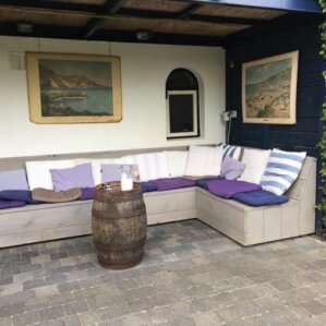Loungebank buiten