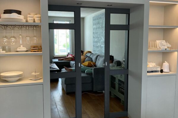 En suite deuren met kast